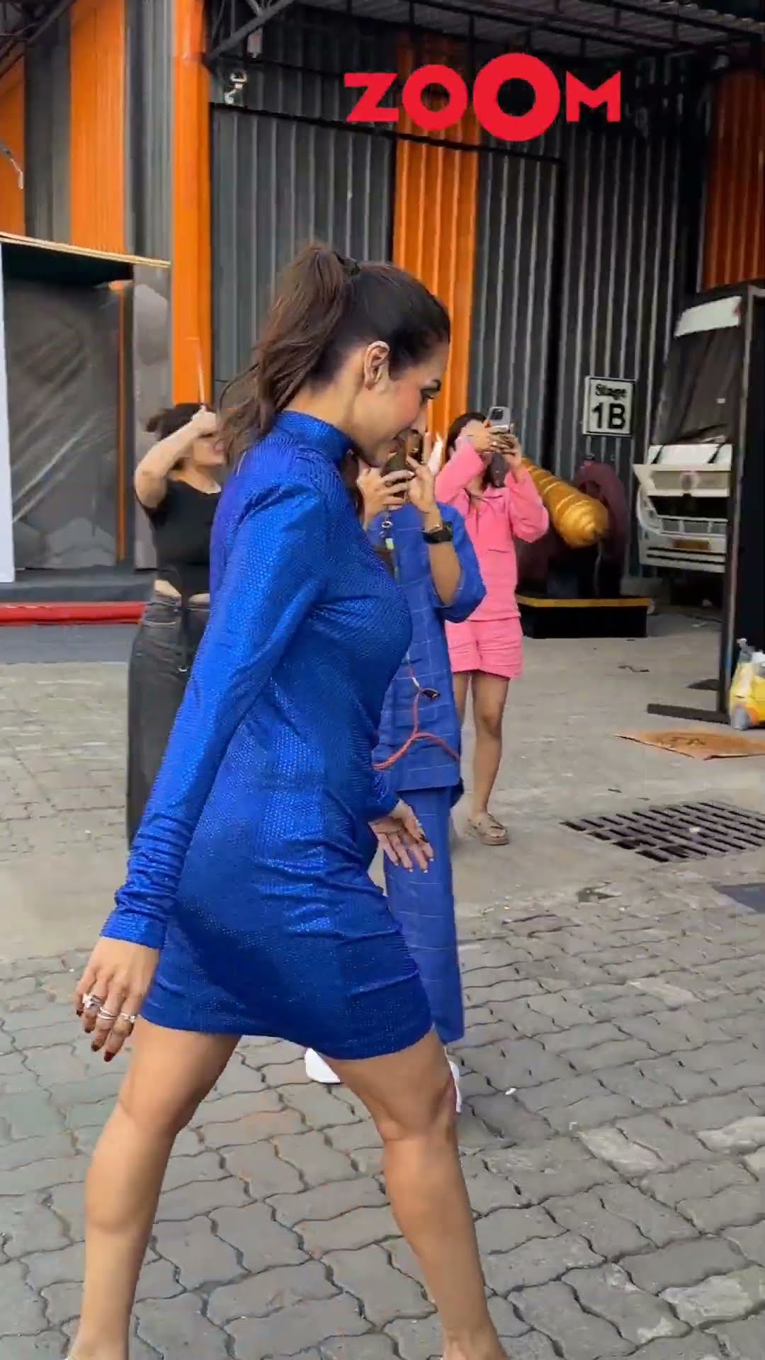 Malaika Arora stuns in a SIZZLING shimmery blue dress?? #malaikaarora #shorts
