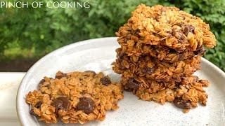 Best Crispy Chocolate Chip Oatmeal Cookies