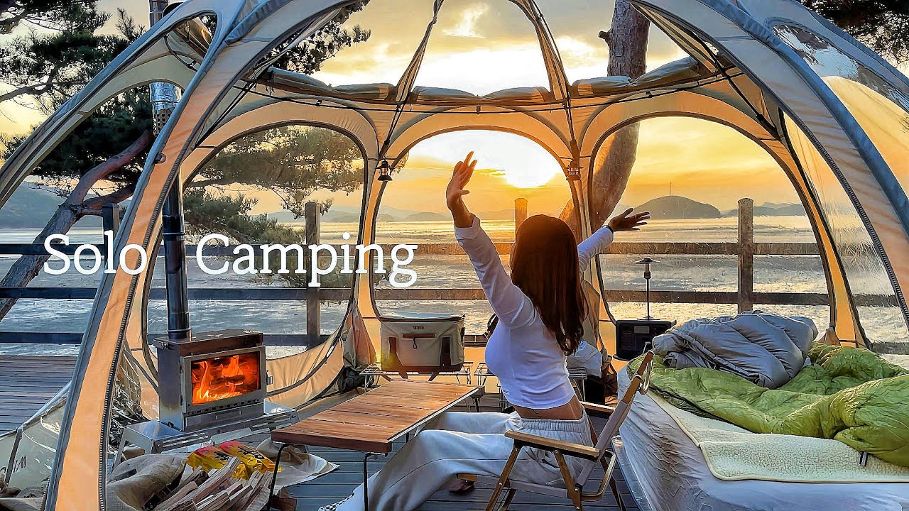 Потрясающая прозрачная палатка. Одиночный кемпинг с панорамным видом на море. Отдых в уютной палатке