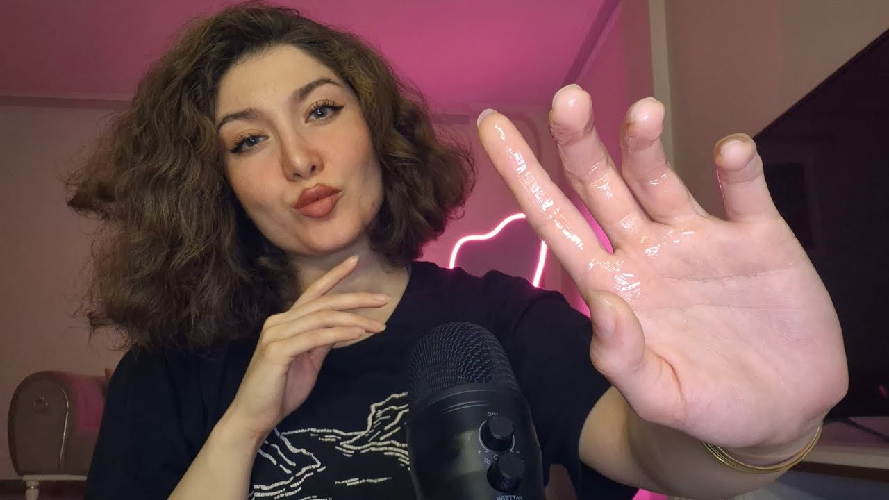 "Relaxing ASMR Face Painting |ای اس ام آر نقاشی روی صورت همراه با صدای جویدن آدامس و صدای دهان