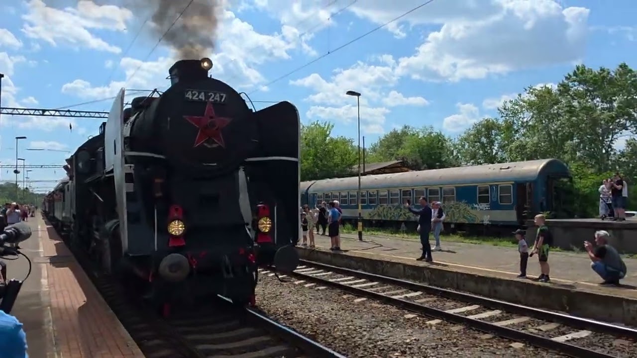 Ismét több százan várták az ikonikus 424-es gőzmozdonyt Szegeden