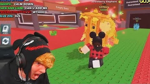 KreekCraft gets a Strawberry Elephant from Sammy in Roblox Steal a Brainrot...
