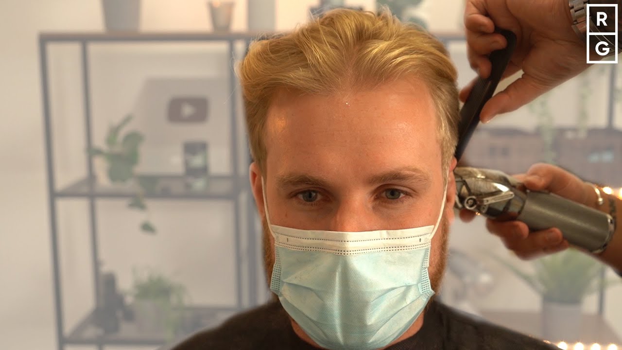 Парень с прекрасными светлыми волосами получил стрижку, которую хотел