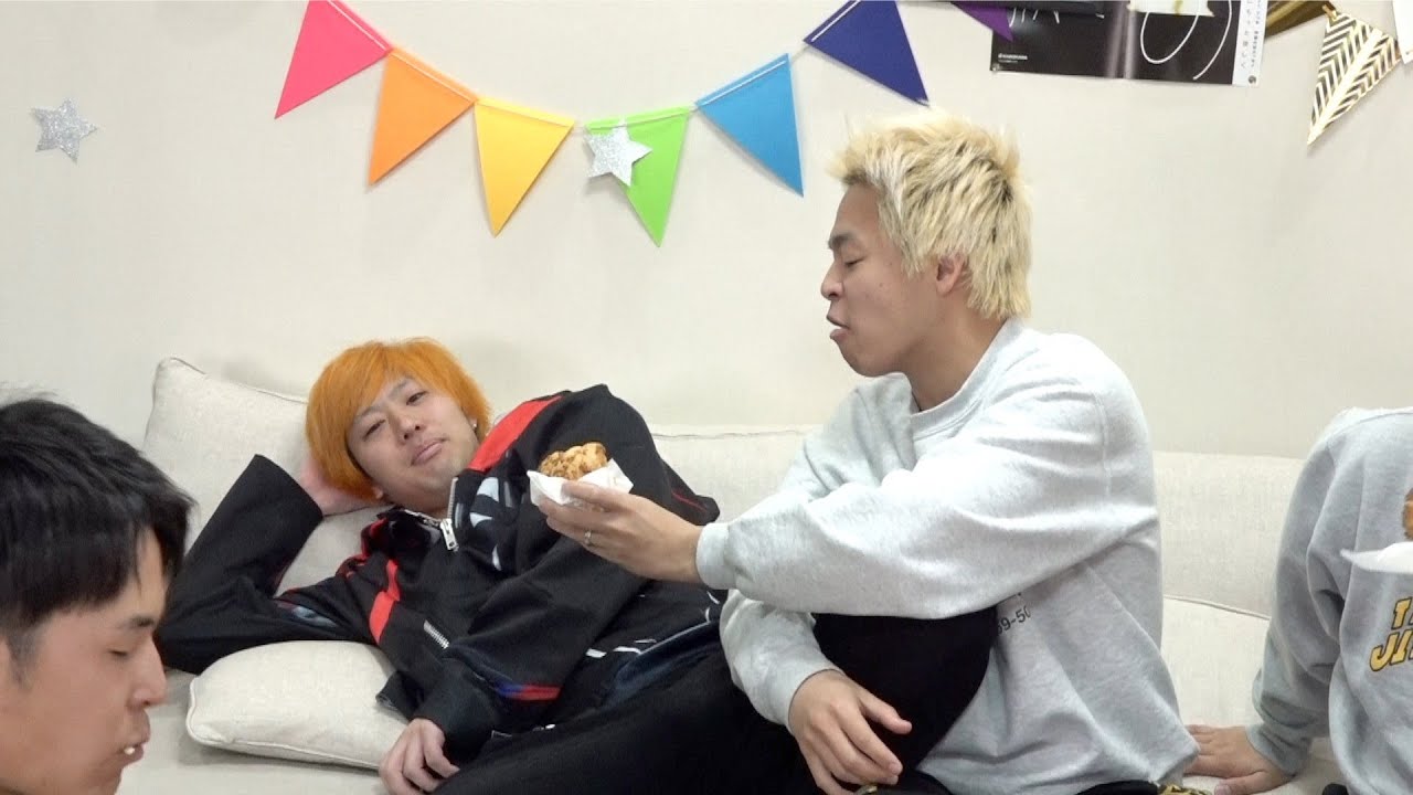 東海オンエアの控え室 みんなでシュークリームを食べよう Videos Wacoca Japan People Life Style