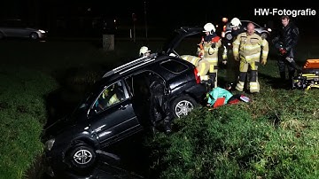 Auto belandt in sloot na onwelwording op A28