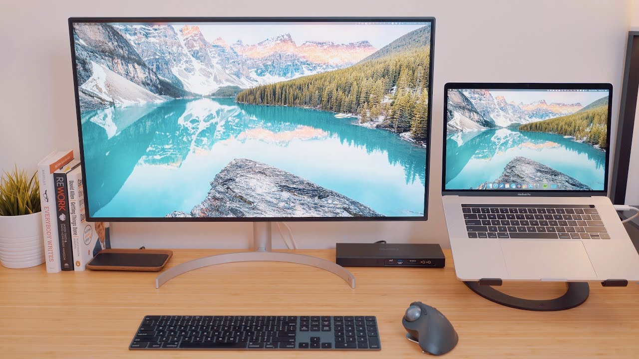 My Macbook Pro Desk Setup Youtube