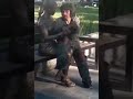 لم يكن مجنون و لكن ني اعتقد انه لم يكن مجنونا و ان ما كان انسانا يتألم الما رهيبا