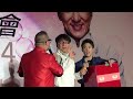 Jackie Chan accepts congratulations,cry and plays with fans