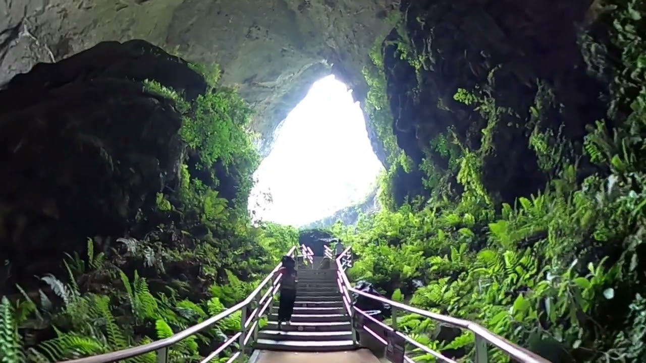 A cave that people thinks can treat ailments in China