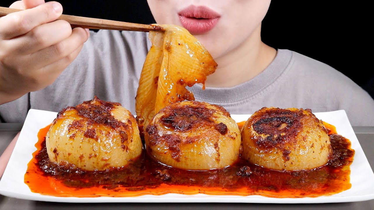 Spicy and Buttery Onion Boil | TikTok Viral | Mukbang ASMR