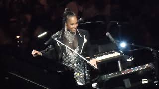 Alicia Keys Accor arena/ Paris 07.07.2022 &quot;is it insane &amp; only you&quot;