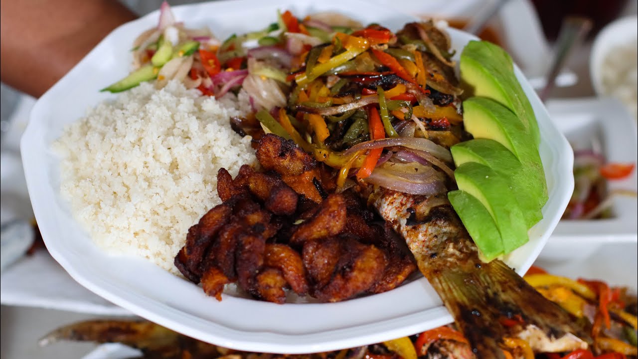 Acheke And Broiled Red Snapper / Attiéké Poisson Braisé