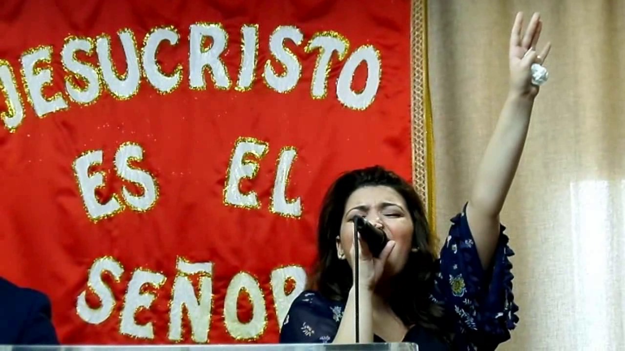 JOSE DE MADRID Y SU HIJA LUPE EN LA IGLESIA DE OLIVA