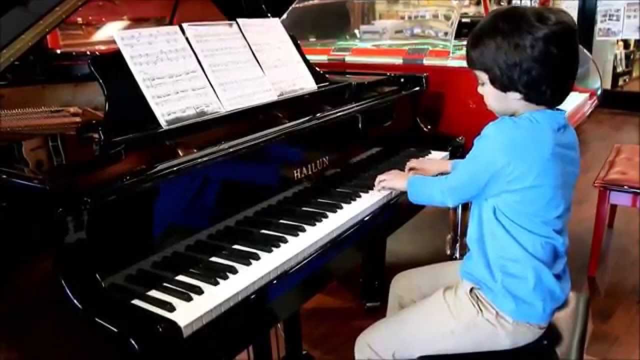 Hailun Piano Competition 2014 - Sadra at Vancouver Music Gallery