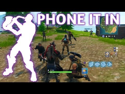FORTNITE PLAYERS REACTION TO *NEW* PHONE IT IN EMOTE!!!