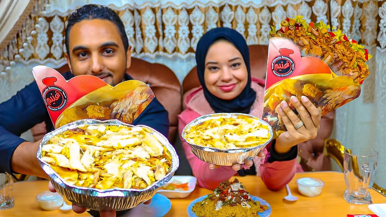 تحدي اكل الكريب مع فتة شاورما الدجاج🍗والعقاب👈اخد الحق حرفه😎😂