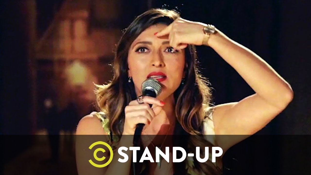 Mónica Escobedo | Bar Central | Comedy Central México