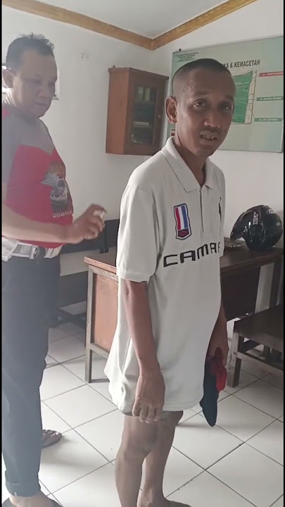 Polisi Memandikan ODGJ