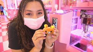 Playing all of the MINI claw machines!