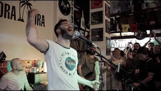 Viva Suecia "Bien por ti" en directo en Discos Bora Bora. chords