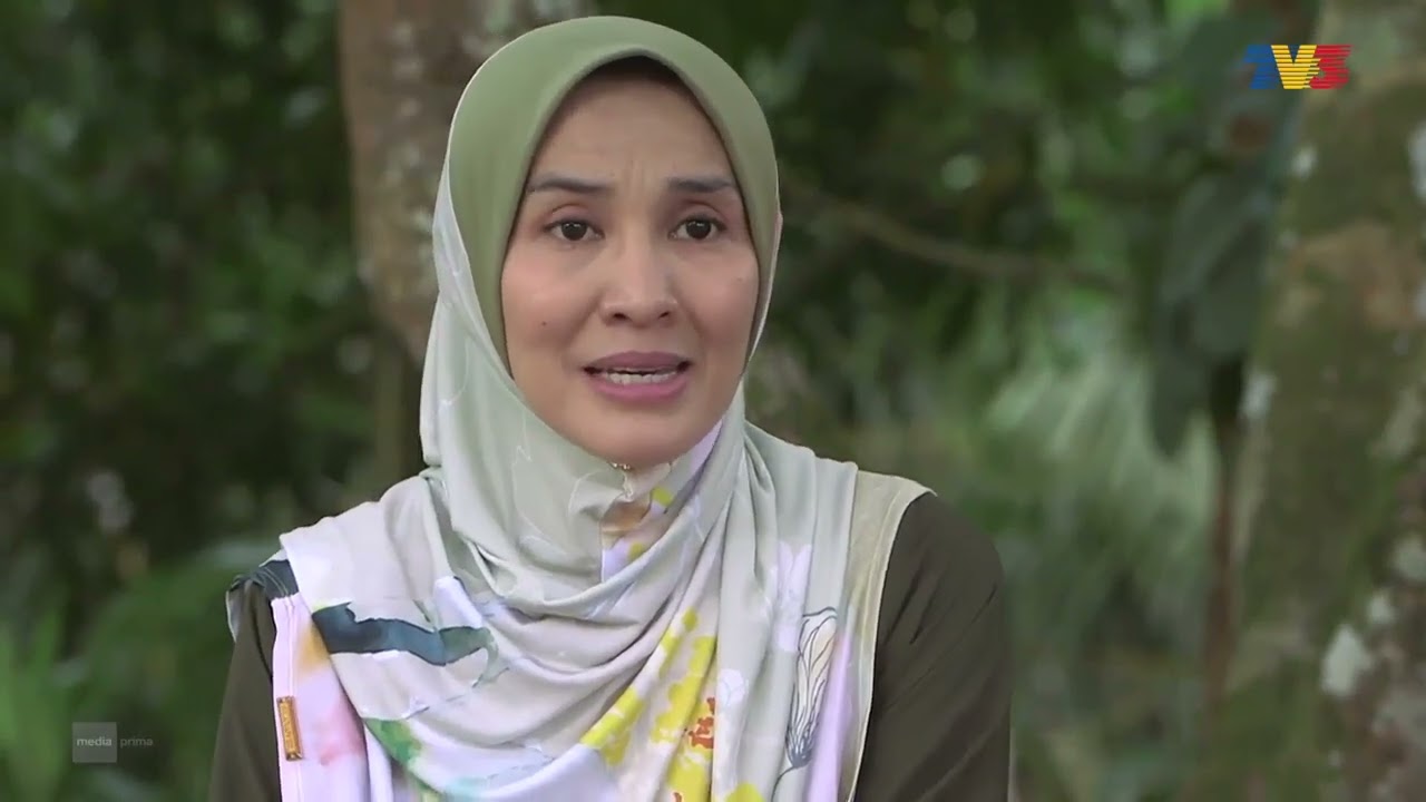 [CLIP] Kekasih Hati Mr Bodyguard: Ep 1 - Orang Nak Kena Ragut, Hadif Boleh Buat Tak Tahu Je | Tonton