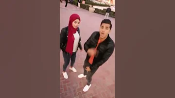 جاى فى حكايه واقف وفى ايدى الجوبايه 