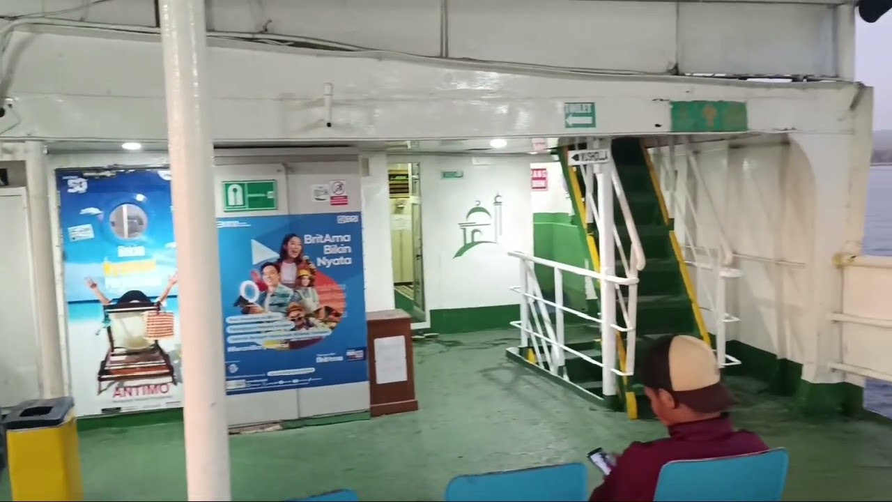 Melihat Sunrise di sepanjang pelabuhan Gilimanuk- Ketapang 6-2-2024