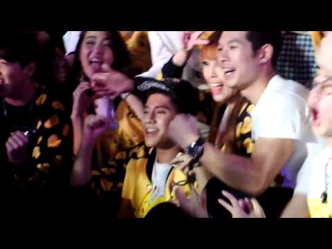 Tungbeer Sing for help 2013 33น้องถ่ายรูปรวมเลิกงาน1