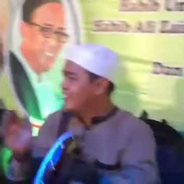 Skill master hasan tangan satu (tangan kirinya lelah kali hehe)