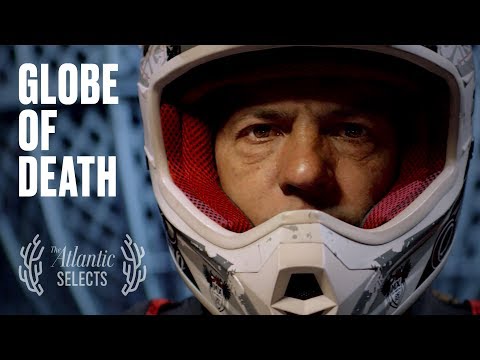 Video till Han kör motorcykel i en dödsbur