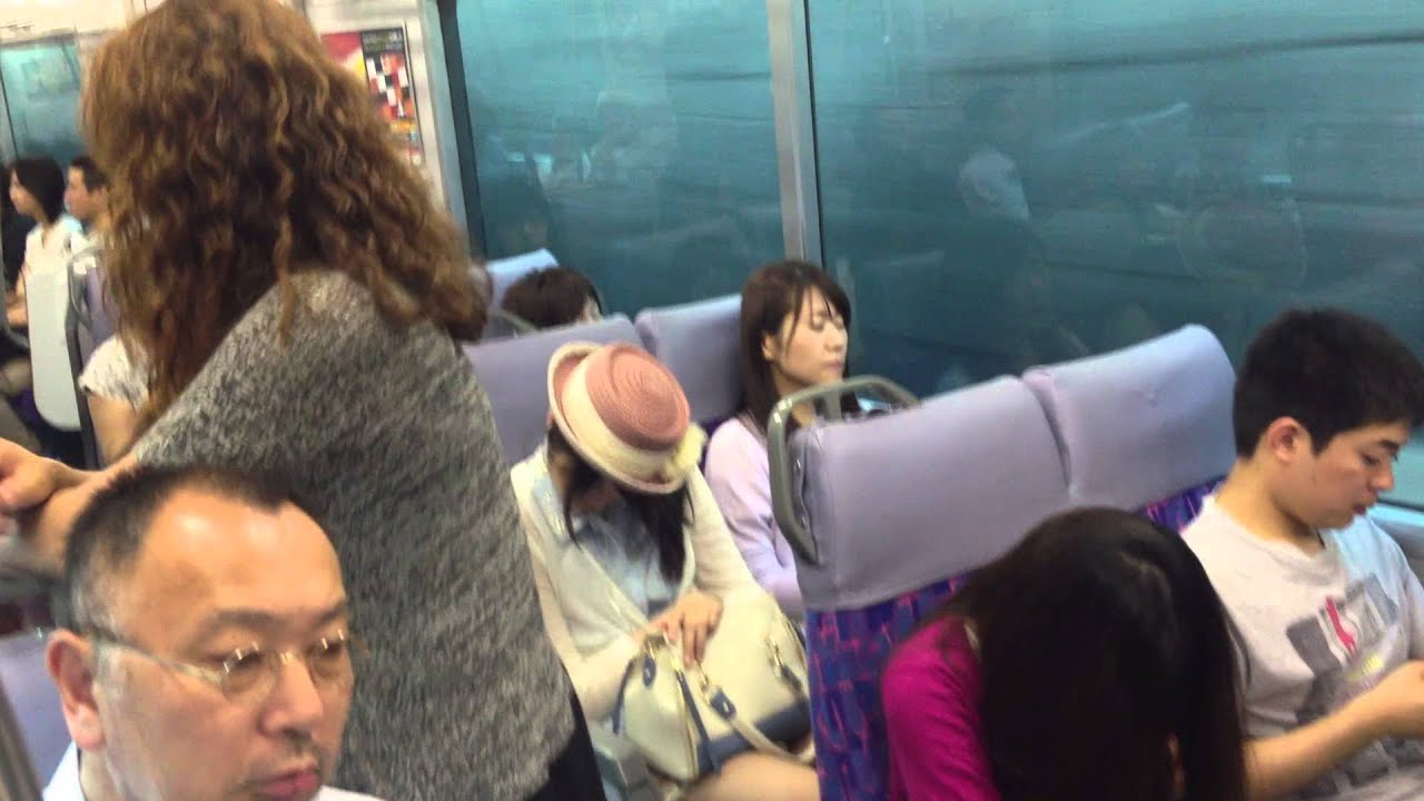 CUTE JAPANESE GIRL NODDING OFF ON TRAIN  الفتاة اليابانية لطيف الايماء