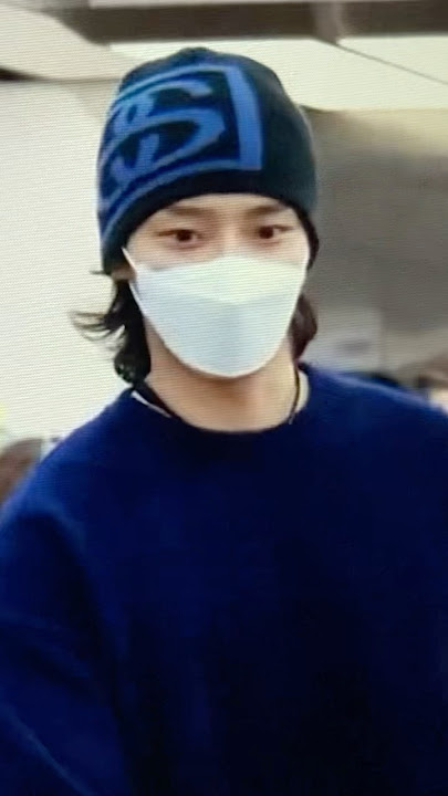 Rowoon💖  Arriving in Korea busy Airport