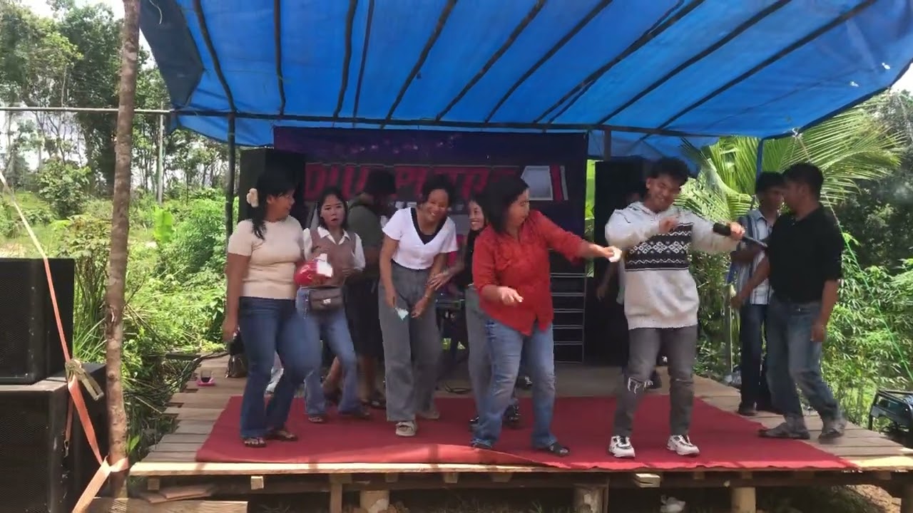 RIJOQ STEVEN DARI KUTAI BARAT DALAM RANGKA ACARA SYUKURAN KELUARGA  PALAS BIDAN