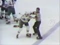 Linesman gets hurt - Jack Carlson vs Pete Driscoll (WHA) 1978/2/18