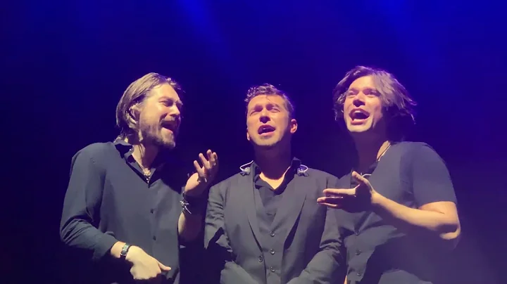 Hanson sing Too Much Heaven a cappella at the Sydn...