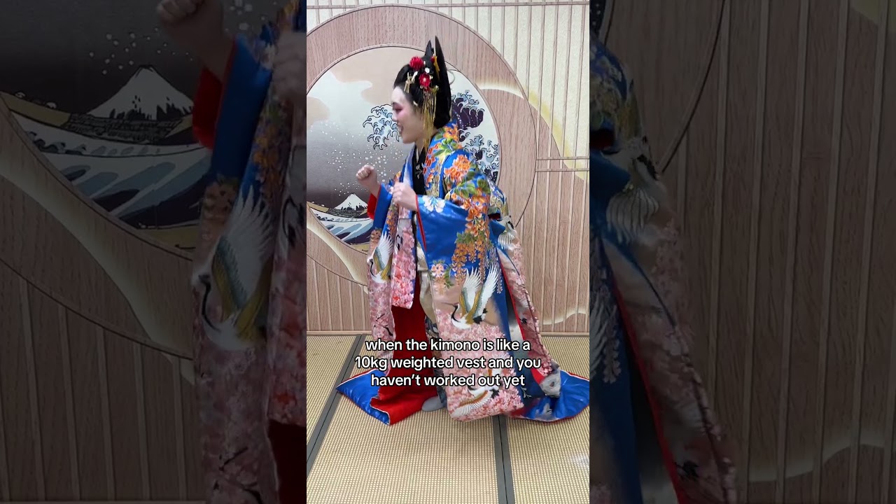 BUT IT WAS SOO BEAUTIFUL AND FUN TO WEAR OFC #japanesefashion #kimono #historical #oiran #squat