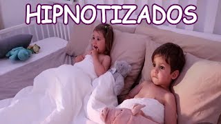 NIÑOS HIPNOTIZADOS VIENDO FROZEN + DIA CON AMIGOS!