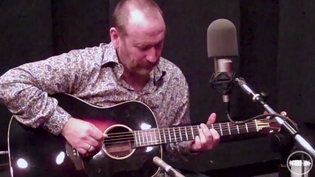 Colin Hay "Send Somebody" Live at KDHX 5/04/11 (HD)