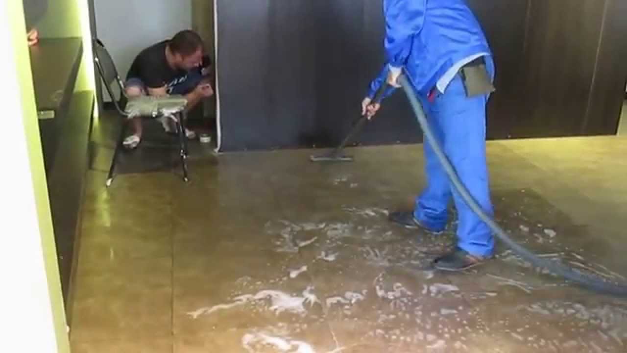 Чистка полов роторной машиной в торговом центре - YouTube