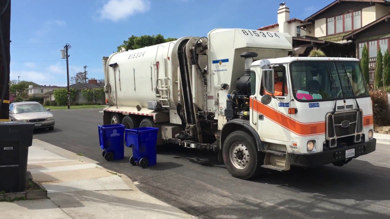 City of San Diego Autocar Amrep ASL on Recycle - YouTube