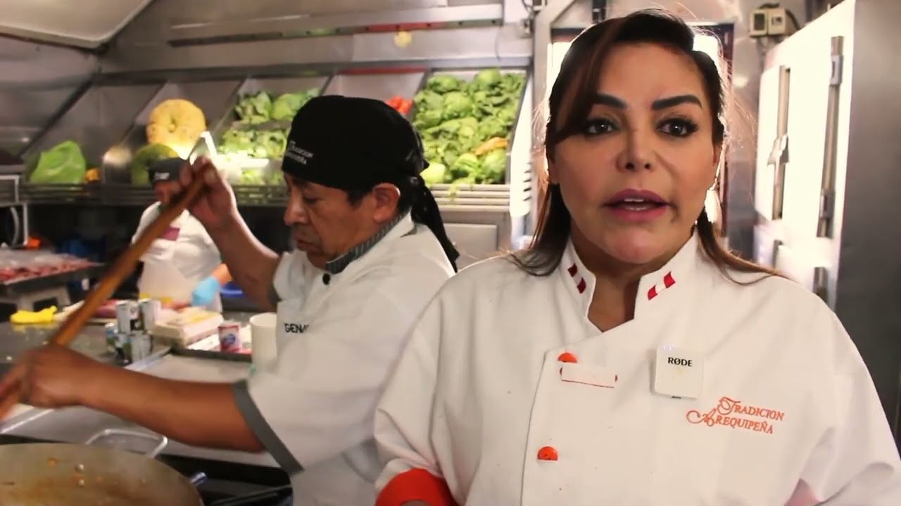 Preparación de Rocoto Relleno | Recetas Arequipeñas | Comida Peruana