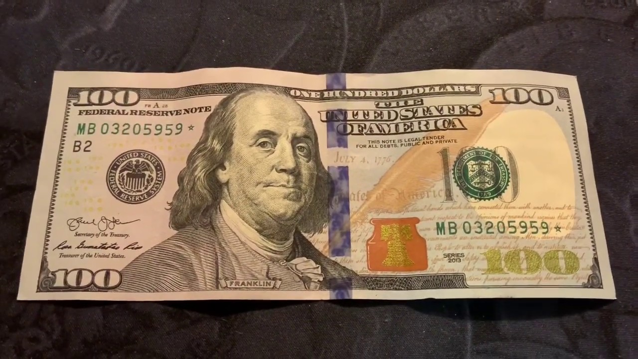 Фото нового доллара 100. 100 Долларов копия. Новые доллары США. Как выглядят новые 100 долларов. 5 Долларов нового образца.