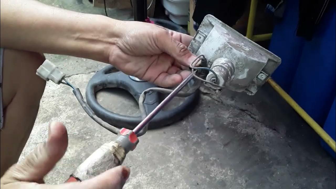 (701) L300 HOW TO REM0VE JAMMED BULB FROM SOCKET YouTube