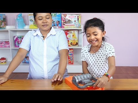 Unboxing Mainan Anak Seru Jebakan Tikus - Family Fun Game for Kids Mouse Trap Unboxing Mainan Anak Seru Jebakan Tikus - Family Fun Game for Kids Mouse Trap