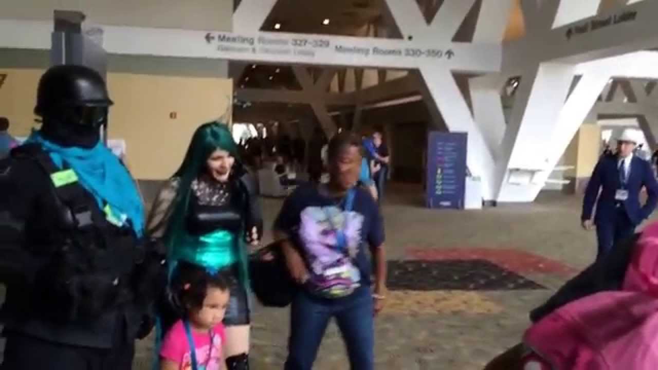 Shadow's Adventures at Bronycon: Day 2
