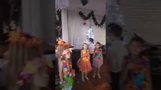 Вечеринка Гавайская, караоке Диана и Эмилия 😋😘 подружки