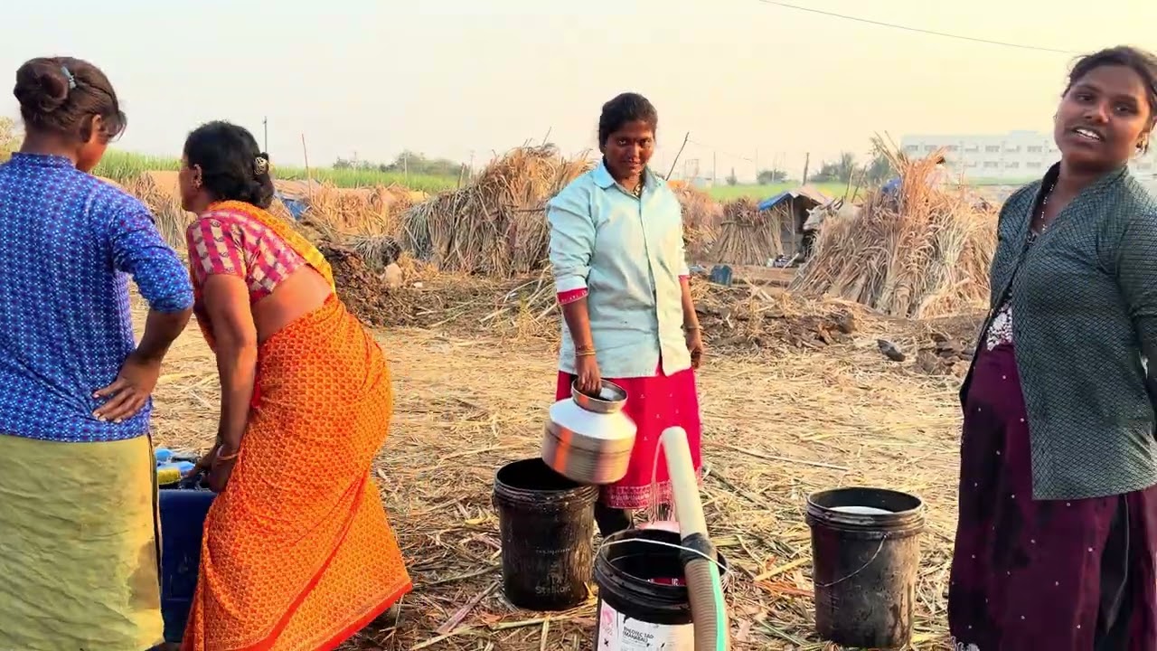 रसत्यावर भेटले फैन काय गिफ्ट दिल बघा 😱🙉🙏