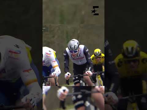 Pogacar lance les hostilités avec un premier sprint #shorts #cycling #parisnice