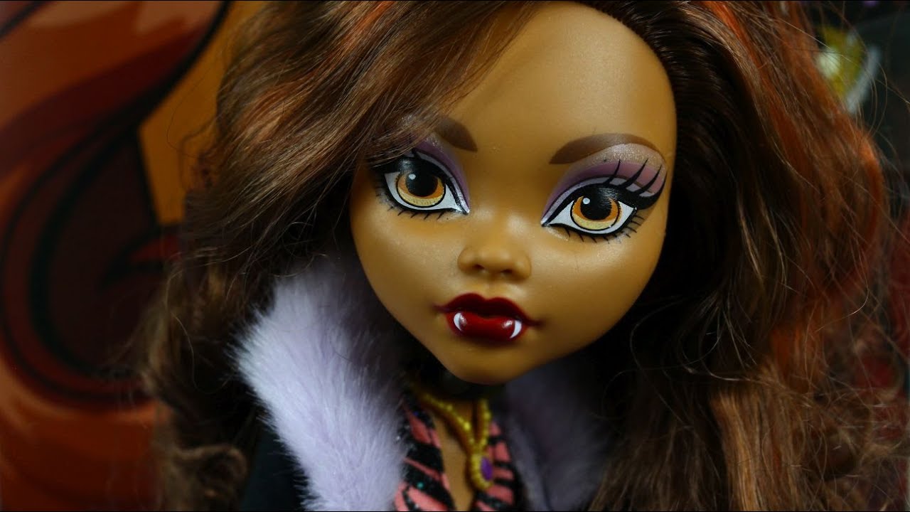 Madison beer monster high doll. Монстер Хай Хант Кутюр. Монстр Хай ООАК Клодин. Куклы Монстер Хай страшно огромные.