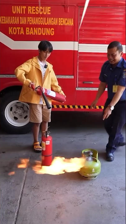 Ketika Ziyan Jadi Pemadam Kebakaran #shorts